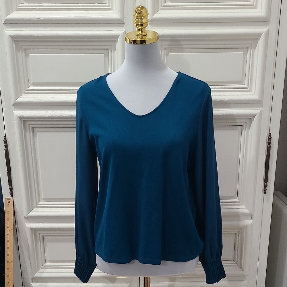 Chico Size 1 Med Teal V-Neck Women's Top